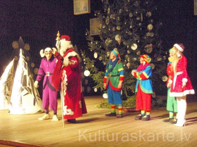jaungada eglīte "Rūķu burvju grāmata" 2013_2014